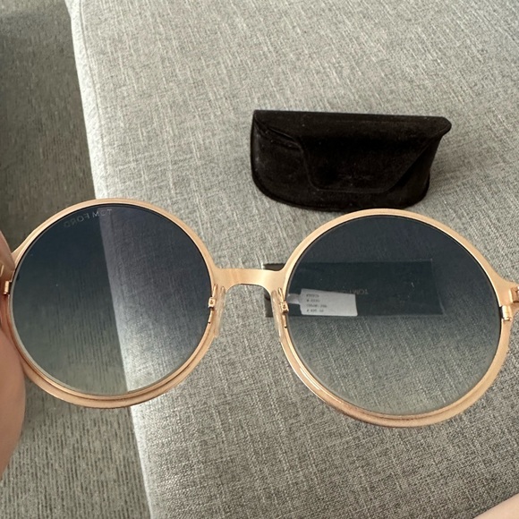 Tom Ford Sunglasses - Picture 8 of 10